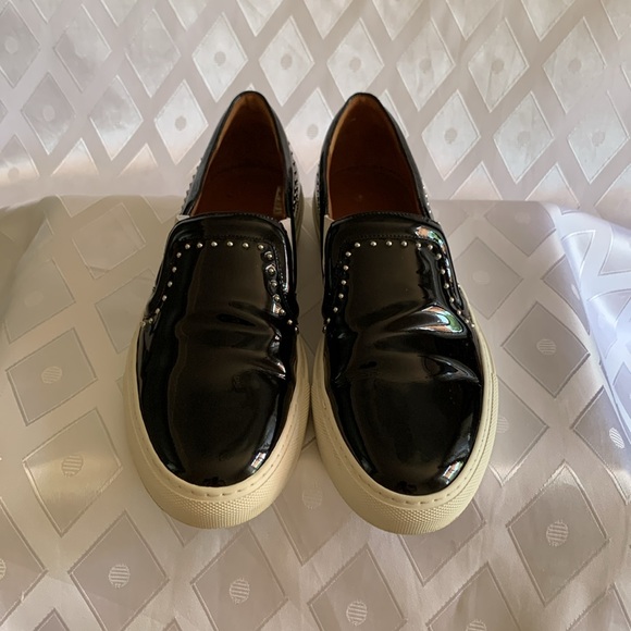 AUTHENTIC GIVENCHY black leather with studs SNEAKERS Size 40 Euro - Picture 2 of 10